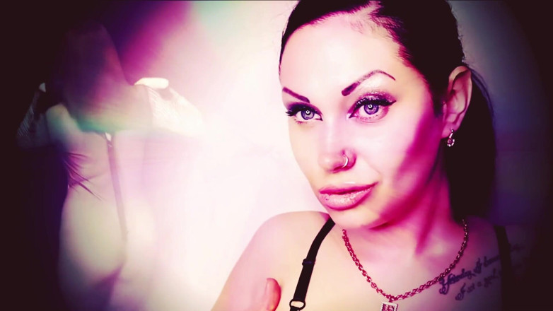 Goddess Misha Goldy: My mesmerizing lips are all that you need!