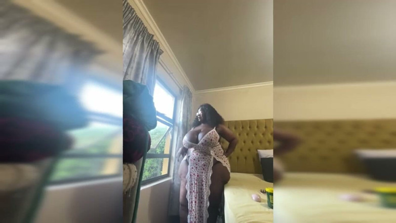 Legendary Booty Overdose: BBW-MILf striptease