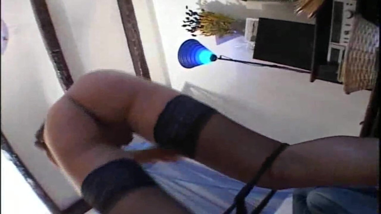 Orgsex: True amateur at home : Sophie likes to be nasty in...