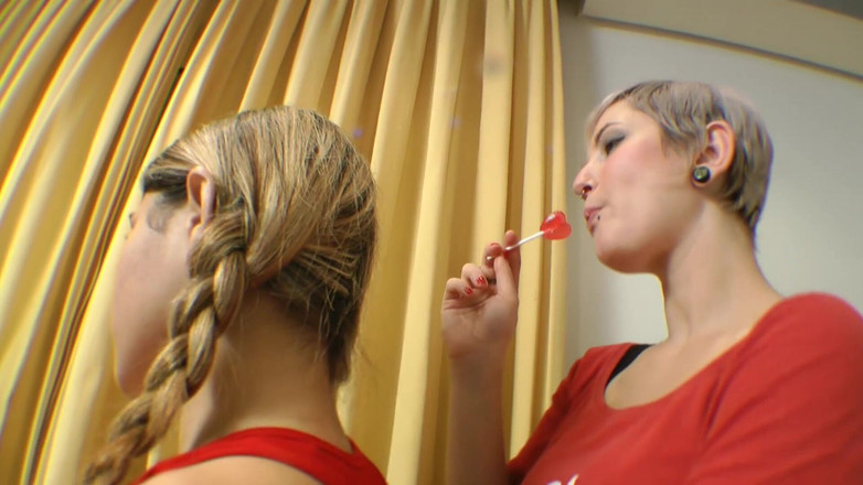 FetishKing: Pandilla de besos calientes de lesbianas