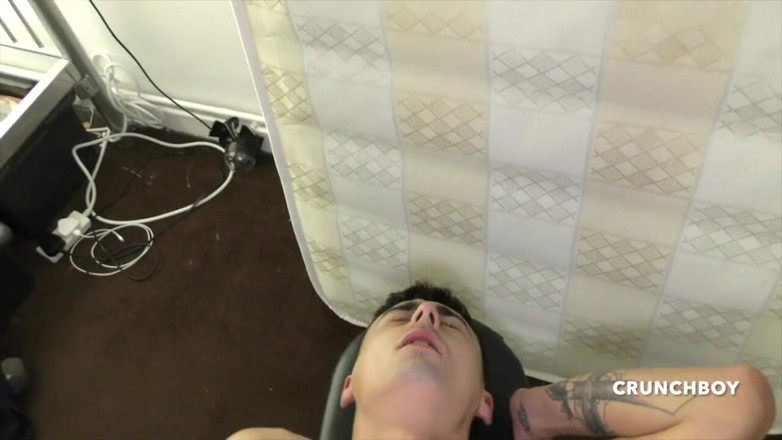 French Twinks Amator videos: pete ošukaná bez sedla Aaron master