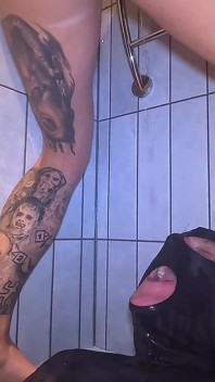 Disperare cu pișat cu Sclavul meu uman la toaletă