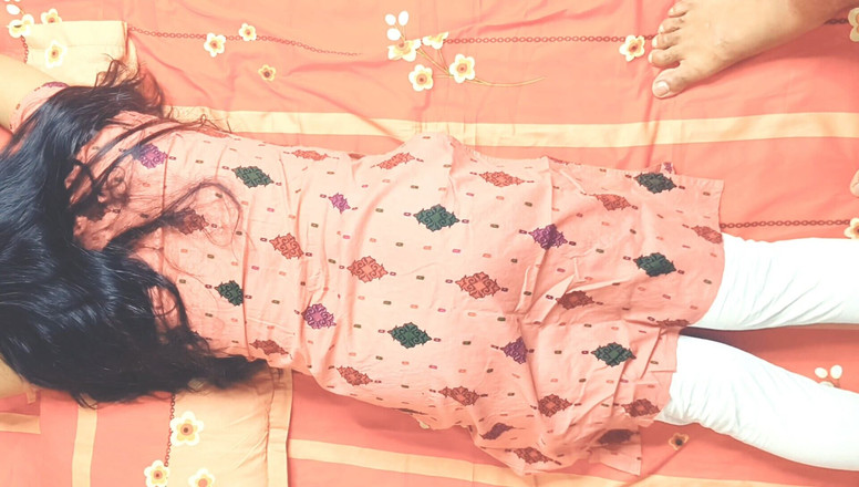 Banglasexycouple: Genç üvey kız kardeş üvey erkek kardeşiyle sikişiyor