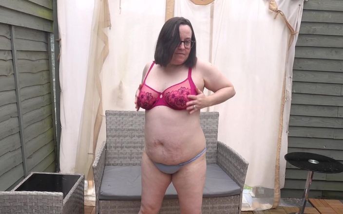 Littlevixen: Strip i topp leggings och knickers och behå