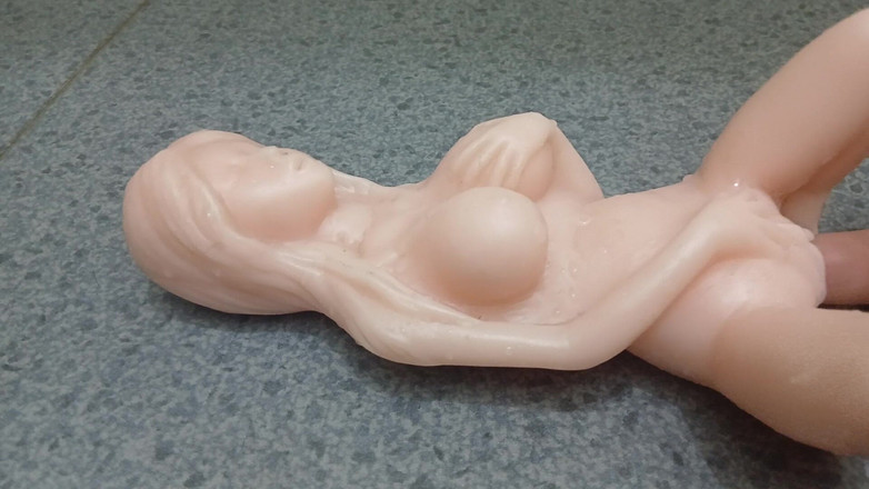 Luna Desire: 1 jeu de rôle réaliste avec un fantasme de poupée...