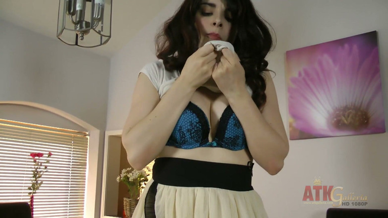 ATKIngdom Fans: Teen is having too much fun alone in the office
