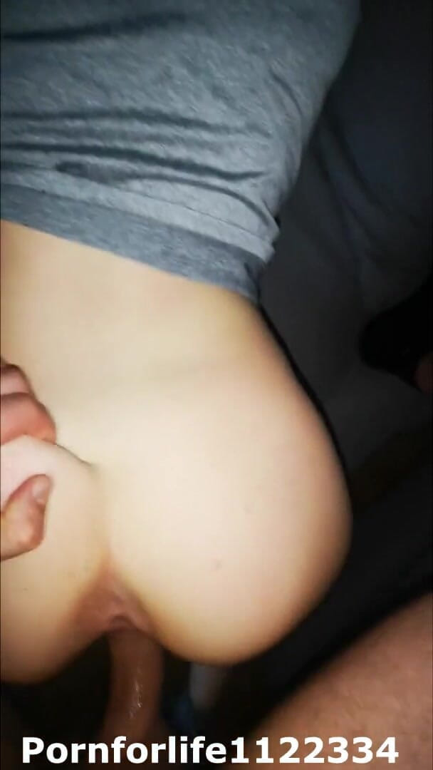 Pornforlife1122334: Pierwsza randka z nieśmiałą dziewczyną z college'u skończyła się hardcore...