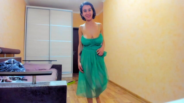 myla_angel: Гаряча Myla Angel у зеленій прозорій сукні!