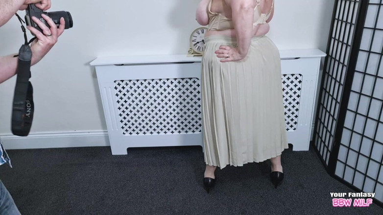 BBW_Wife: 为饥渴的粉丝穿着连裤袜建模