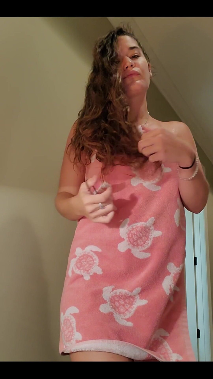 Kendra Heart: Watch Me Dance Naked Like Everyone Is Watching