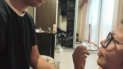 Moo DBOXXX: Bekar üvey anneyle bir makyaj seansı, o deli