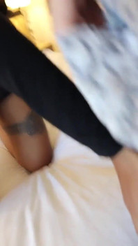 Asiansexdiary motivasyonlu Taylandlı kız büyük yabancı yarağı gırtlağına kadar alıyor