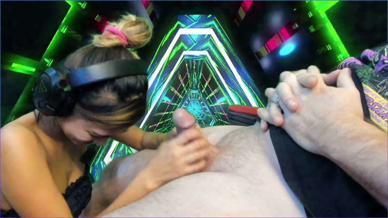 SexyGamingCouple: 나는 그녀의 반응을보고 Aliah 말하지 않고 내 부하를 날려 - 그것은 좋았다