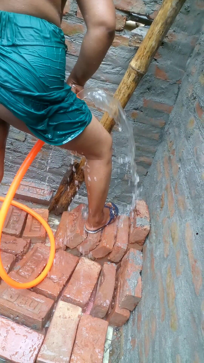 Sadia vabi: Sadia是一个非常性感的女孩展示他的阴户