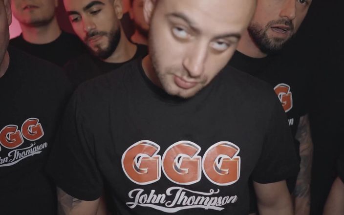 GGG John Thompson Studio: Ggg John Thompson - वीर्य में ढका हुआ
