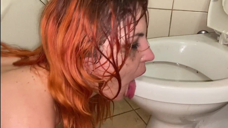 Elena917: Umiliazione puttana in bagno