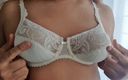 Only bras: 白色蕾丝和尼龙胸罩
