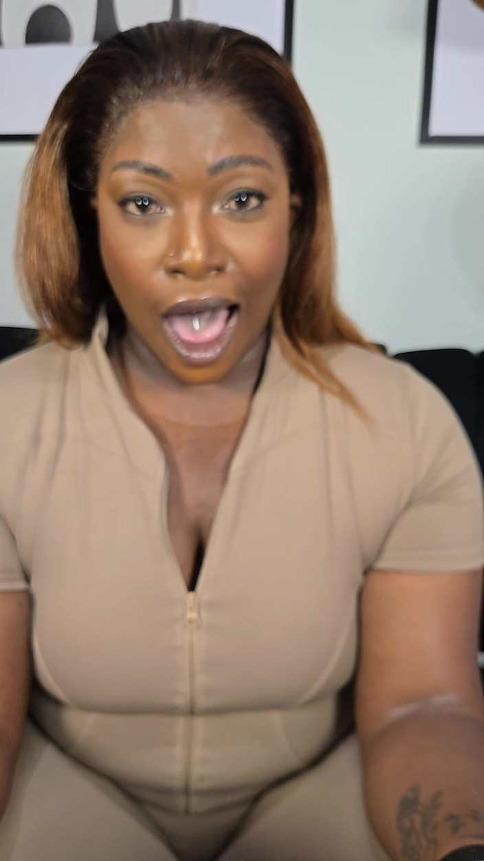 Dark Berry: Annen seni anne sikicisine dönüştürüyor