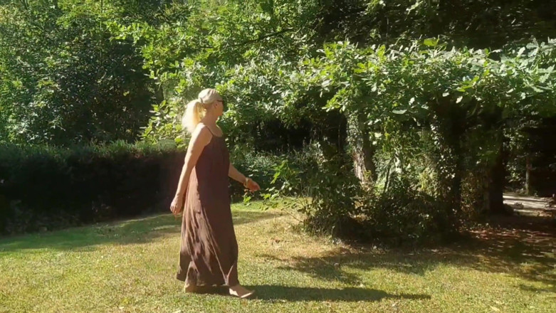 Selena701: Mature Blonde Wife Enjoys Her Day