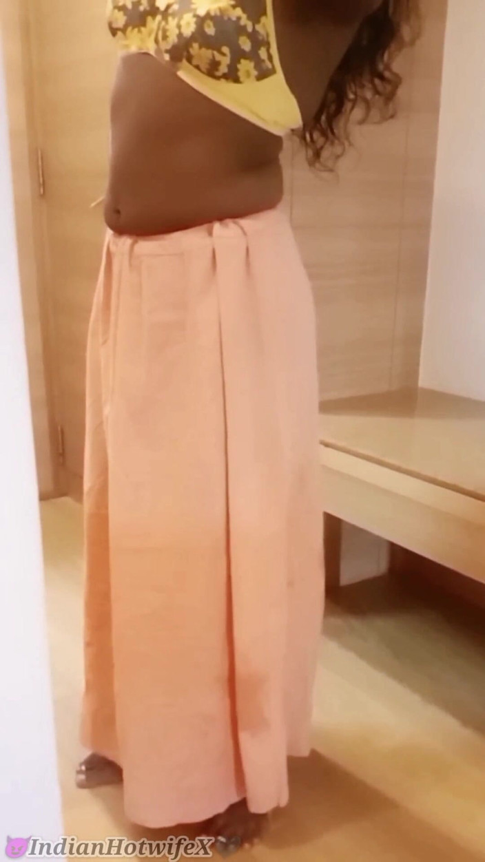 RenuRaj: Tamil Desi troia renu pompino deepthroat a toro, cuck guarda!...