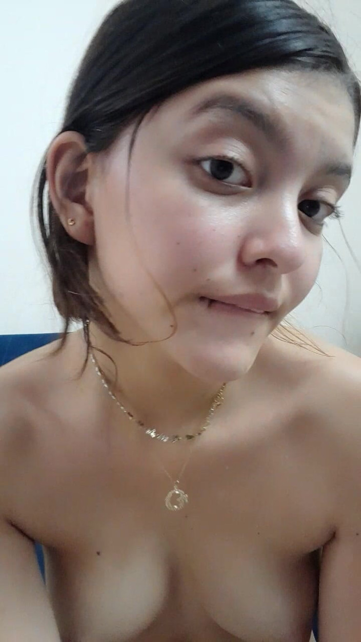 Prisila Devid: Anální hračka v mém pokoji