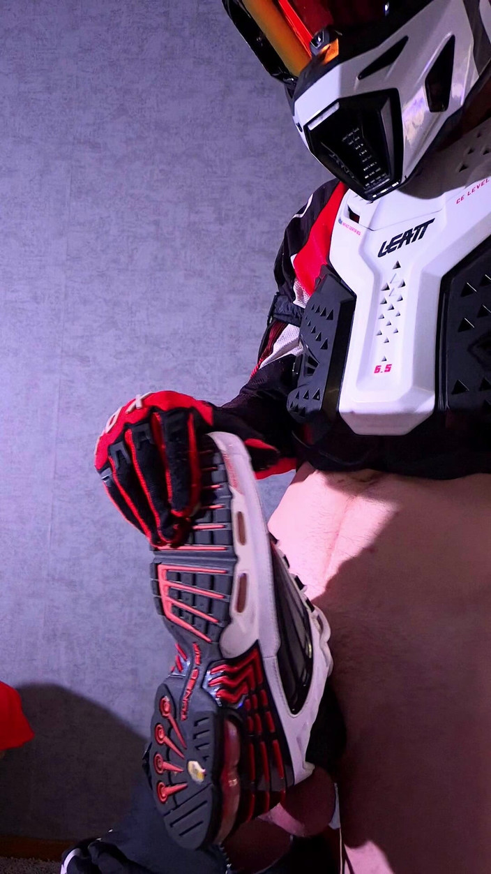 Sneakersmax98: Večerní hra v plném Mxgearu