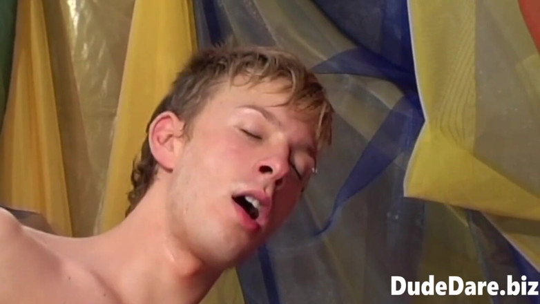DudeDare: Mükemmel teslim edilen bir oral seksin zevkini yaşayın