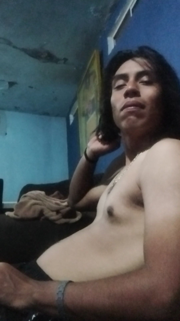 AlexAlejandro13: Esco dalla doccia così puoi vedermi nuda