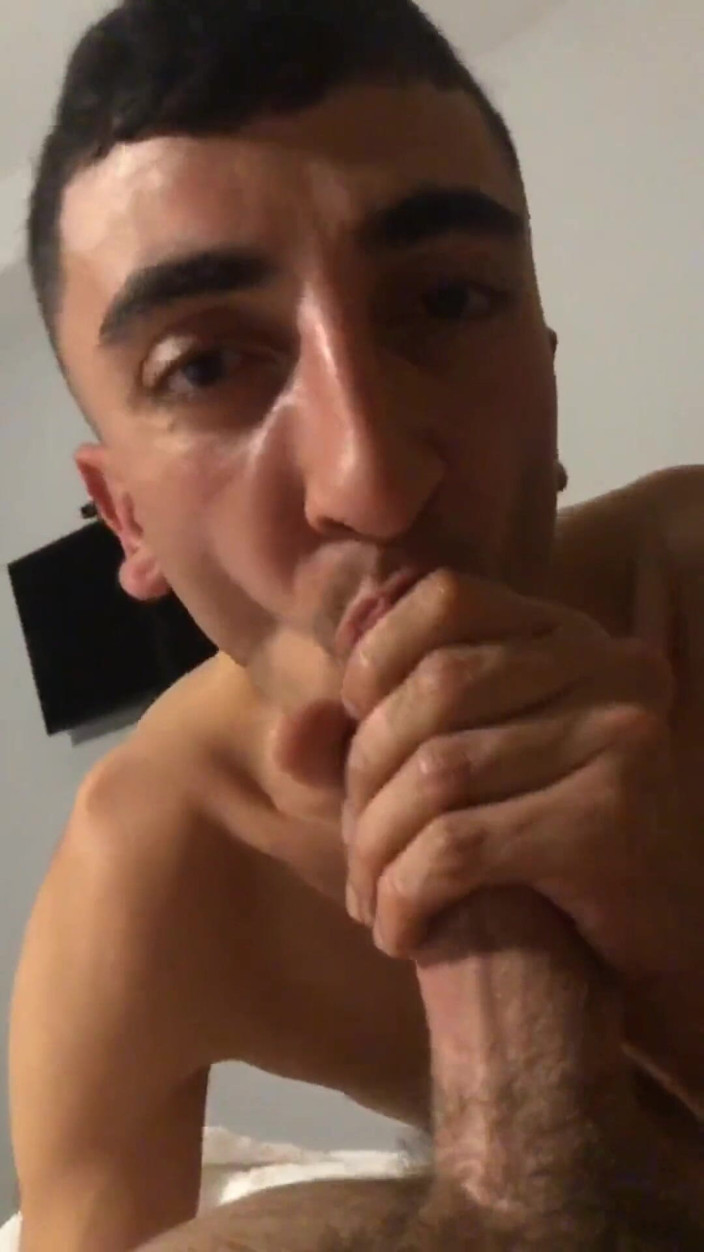 ViliSari: Зведений брат відтрахав мене і дав мені смак медової сперми