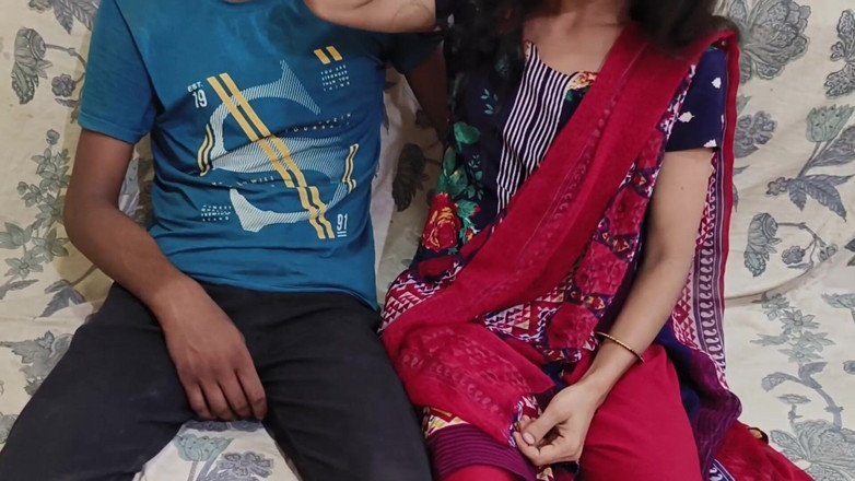 Your kavita bhabhi: Převlékání jde špatně nevlastní syn je ve stejné místnosti