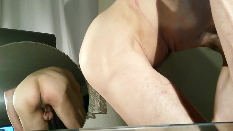 GayNeuligTabulos: Cewek hot ini lagi asik bugil di depan kamera