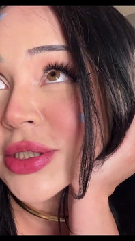 Își lasă iubitul cu un videoclip sexual cu fostul ei iubit
