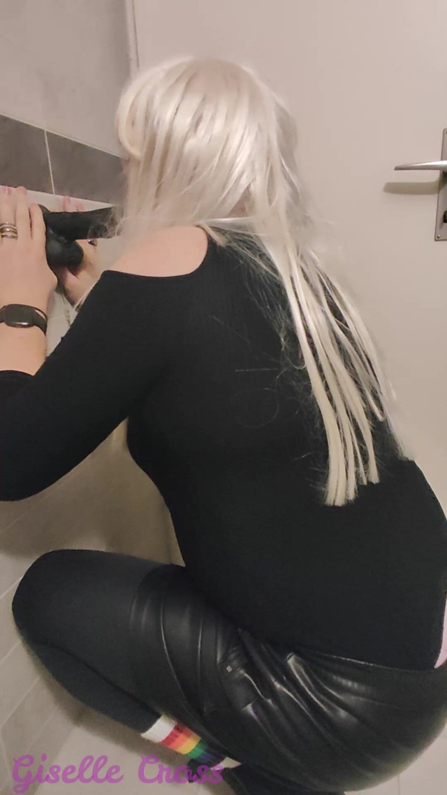 Giselle Practices Deepthroat for Daddy (Giselle Crooss) Giselle Practices Deepthroat for Daddy (Giselle Crooss)