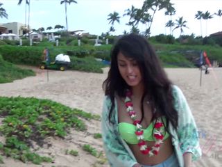 ATK Girlfriends: Виртуальный отпуск на Гавайях с Sophia Leone, часть 1