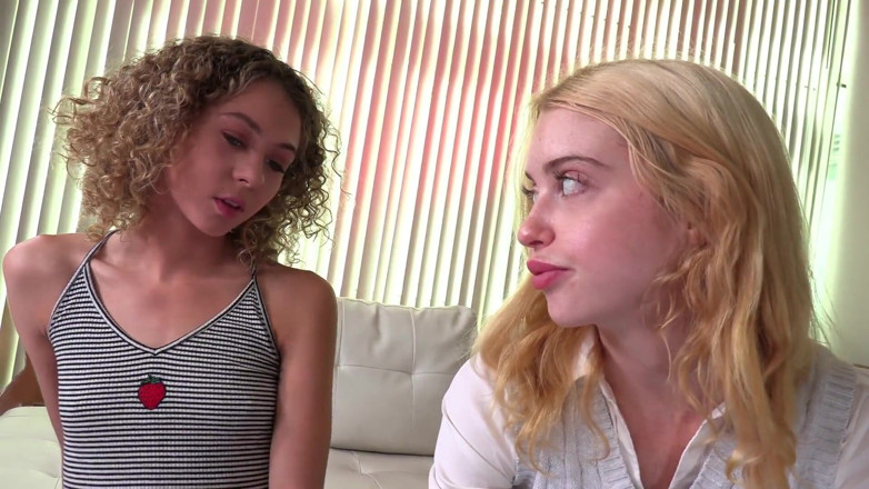 Mano Job: Allie Addison กับ Chloe Cherry ใน Good Little Jerkoff Helper