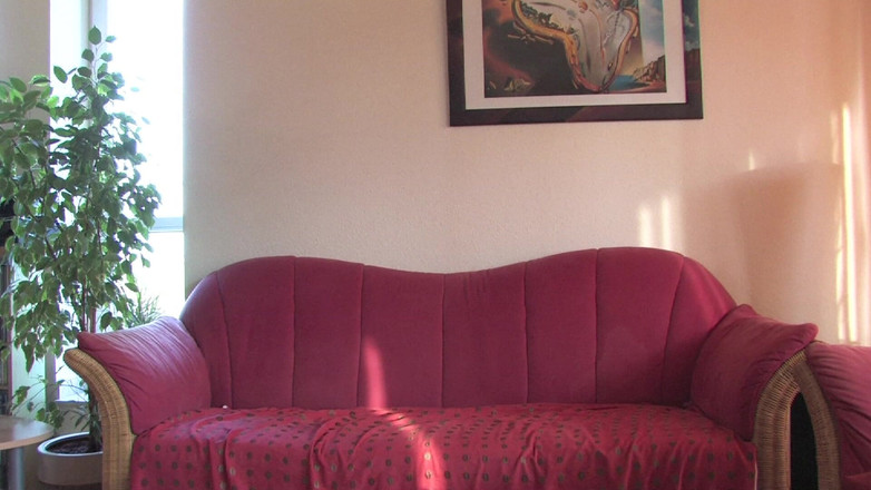 Under German Roofs: 硬いコックを愛する女とドイツの素人17