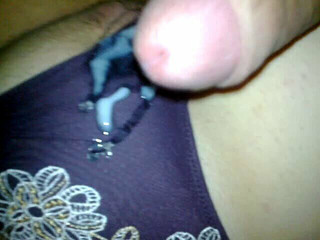 Sekretny666: Stříkání na fialové kalhotky