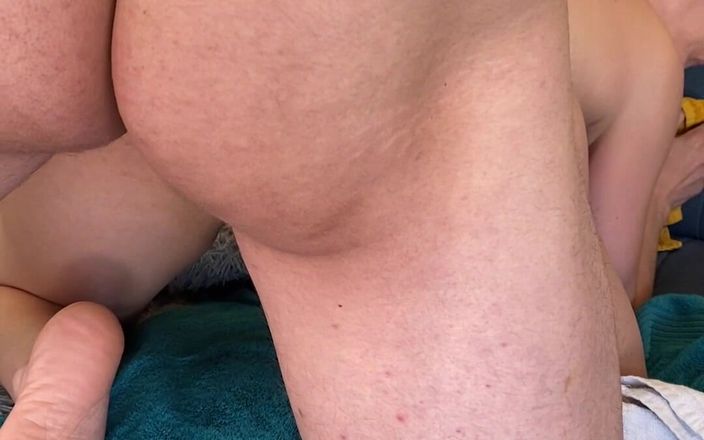 VibeWithMommy: Wow jej tyłek był mocniejszy niż kiedykolwiek ledwo mogłem to...