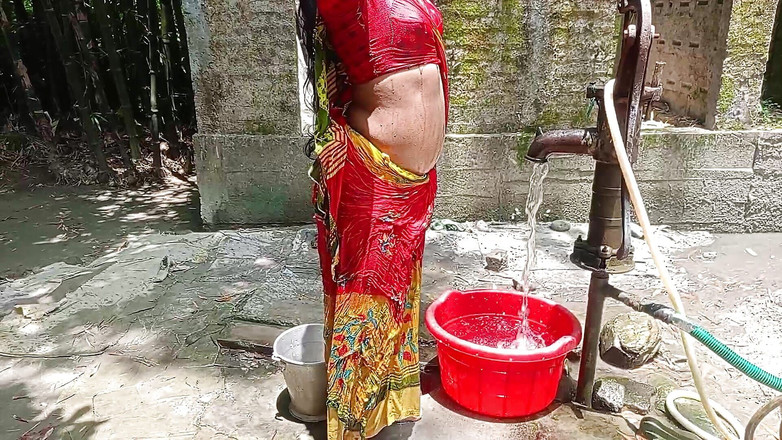 Dogrupali69: Бхабхі зняла відео під час прийняття ванни