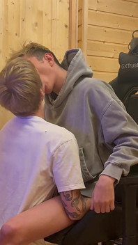วิดีโอเต็มๆ ผู้ชายกับน้องเกย์น่ารักรูตูดแน่น ขณะที่แฟนกำลังไม่อยู่