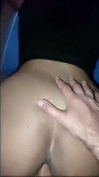 Futând soția obraznică a prietenului meu și ejaculând în ea