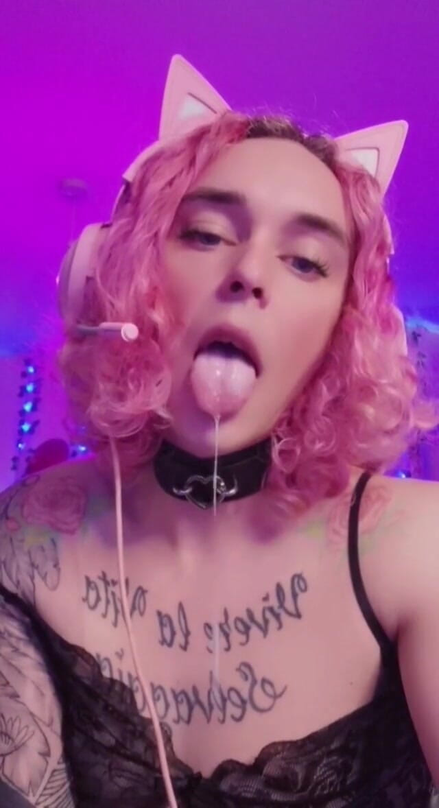 SashaSuxxx: Låt mig spotta i din mun