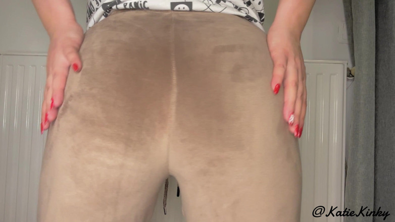 GassyKat: La soffice scoreggia fallisce quando i pantaloni non riescono a...