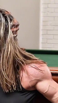 性感的大屁股白人美女用所有的洞付出