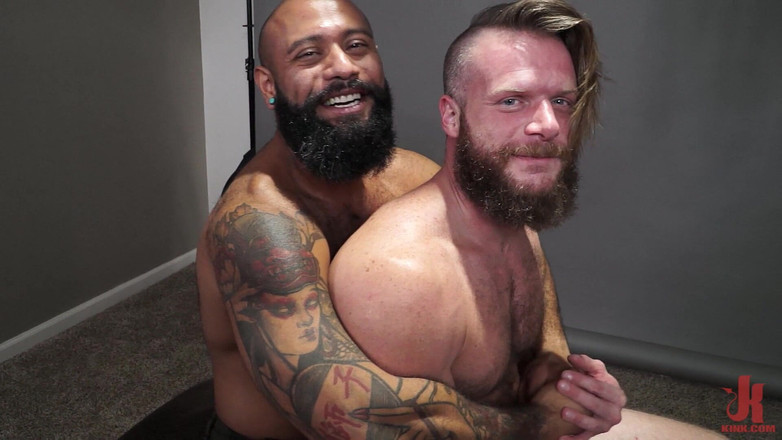 Kinky Bites Gay: Svázaná Leo Forte a Brian Bond