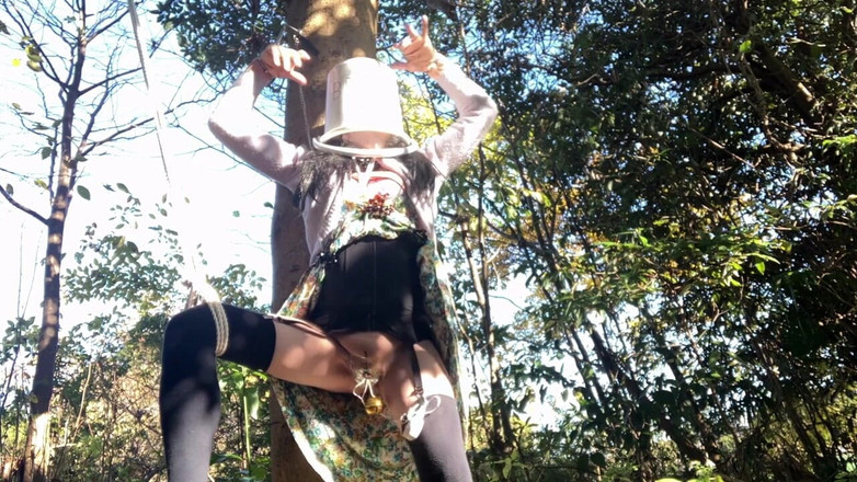 megu2002: 23号训练师的指示：如果把桶放在一条腿上，会受到惩罚