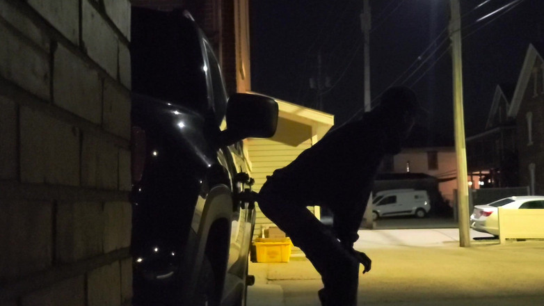 THCBDNA: Скачка на дилдо на улице, дрочит и кончает на работе