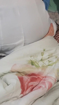 Il dottore MILF si seduto sulla mia faccia e mi sono sentita molto meglio