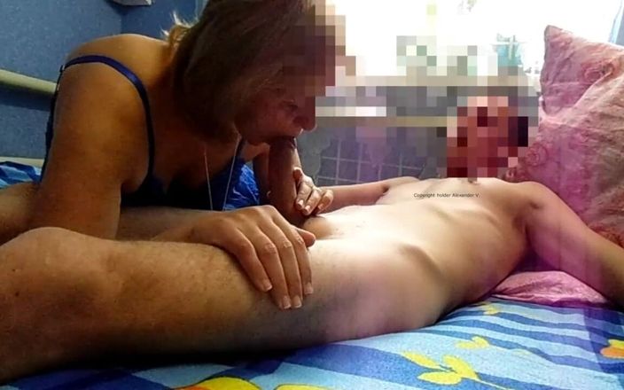 Sex Sex and More Sex: Büyük yarak ağzındayken orta yaşlı seksi kadın çok tahrik oldu