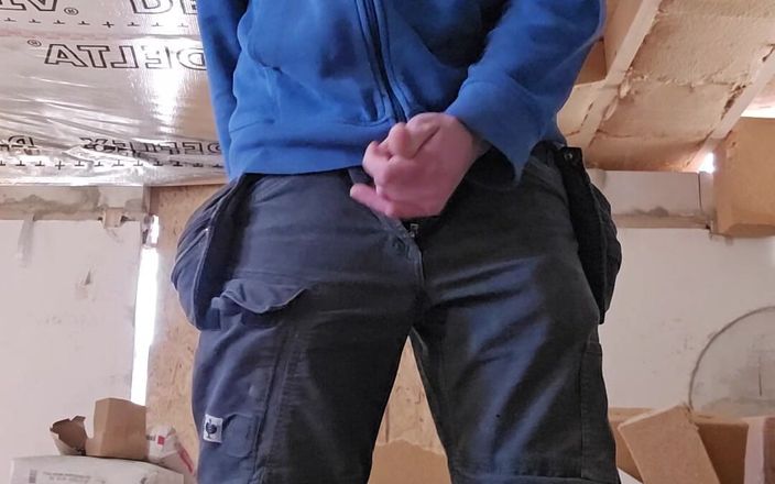 Chris_snoopy_91: Construction Site Fuck with My Dildo